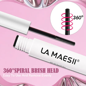La Maesii Lash Remover application process on lashes