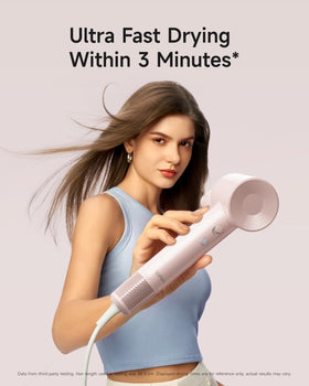 Laifen SE Lite Ionic Hair Dryer lightweight design demonstration