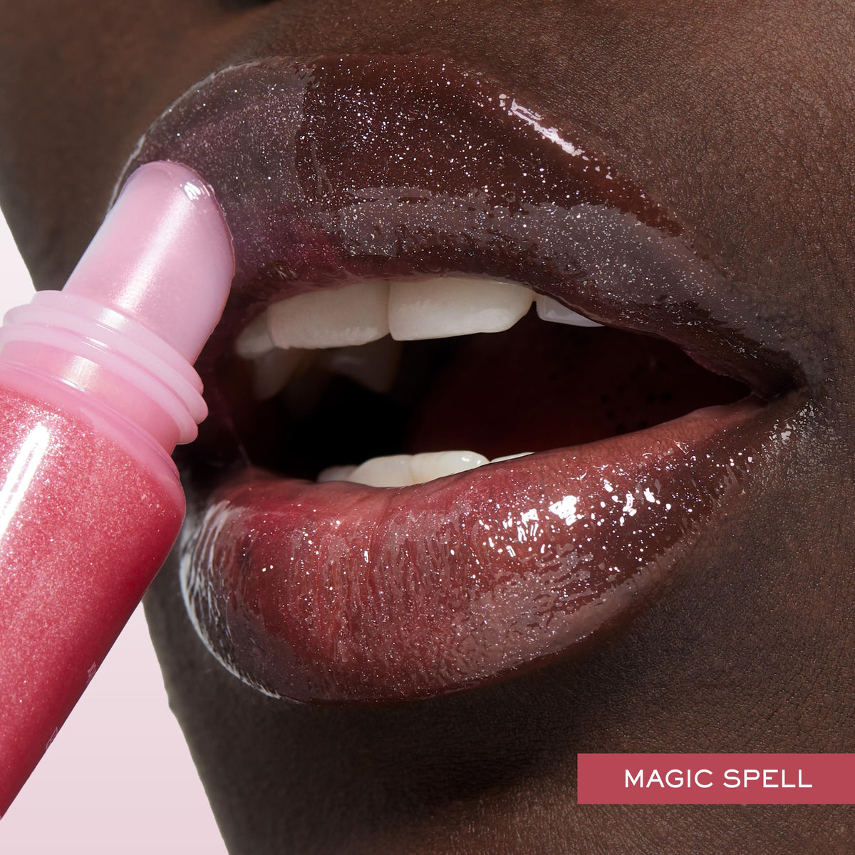 Lancôme Juicy Tubes Hydrating Lip Gloss 08 Tickled Pink texture