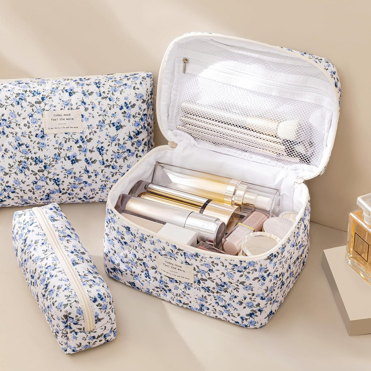 Large HBselect makeup bag showing double zipper detail