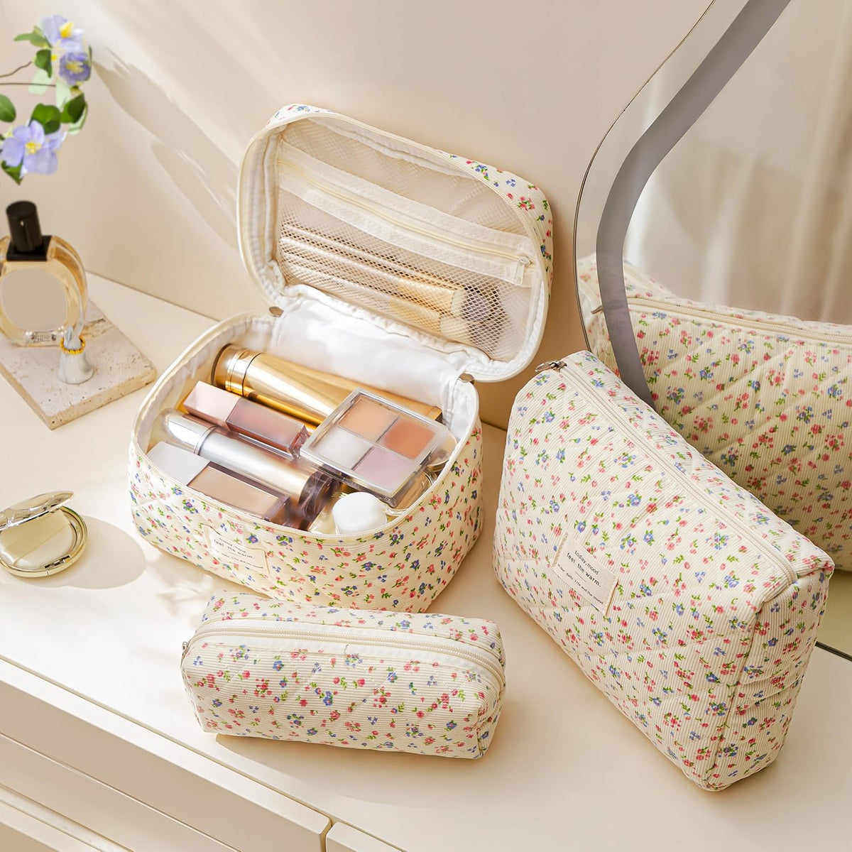 Large HBselect makeup bag showing double zipper detail