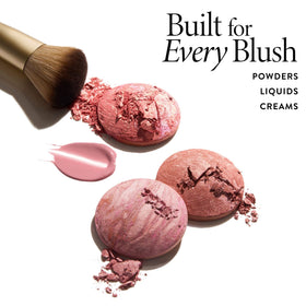LAURA GELLER Angled Blush Brush close-up of bristles