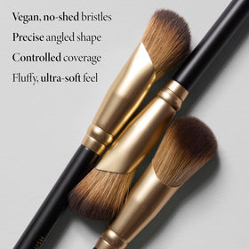 LAURA GELLER Angled Precision Concealer Brush detail of handle