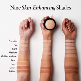 LAURA GELLER Baked Double Take Powder Foundation in natural light