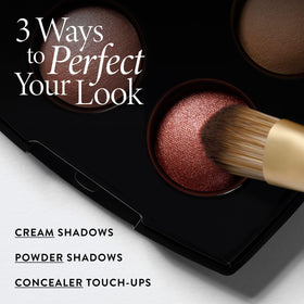 LAURA GELLER Dual-Ended Eyeshadow Brush close-up of domed end