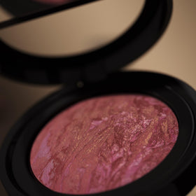 LAURA GELLER NEW YORK Cult Classics Full Face Kit Light close-up