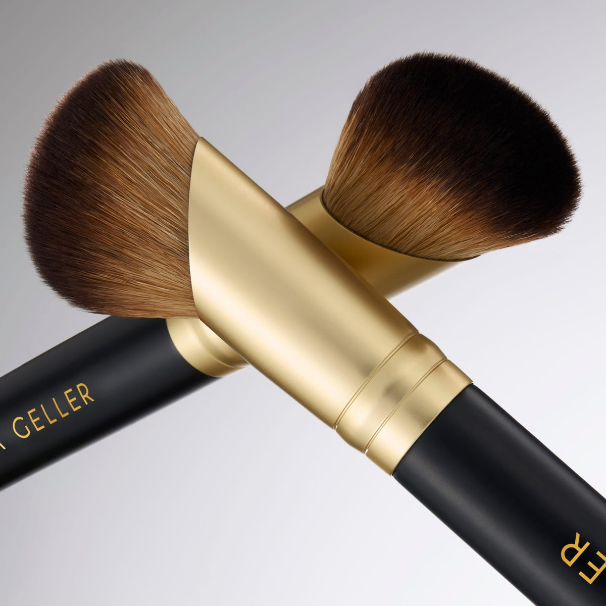 LAURA GELLER Sculpting Face Brush side view highlighting handle