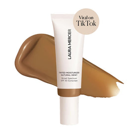 Laura Mercier Tinted Moisturizer Natural Dewy SPF 30 5N Clay texture close-up