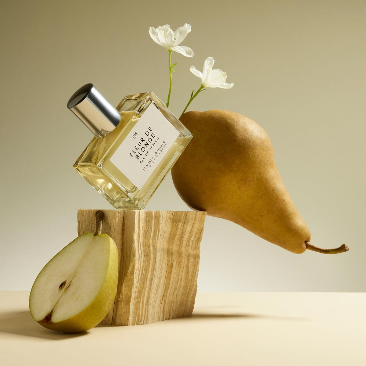 Le Monde Gourmand Fleur de Blonde Eau de Parfum 30ml side view