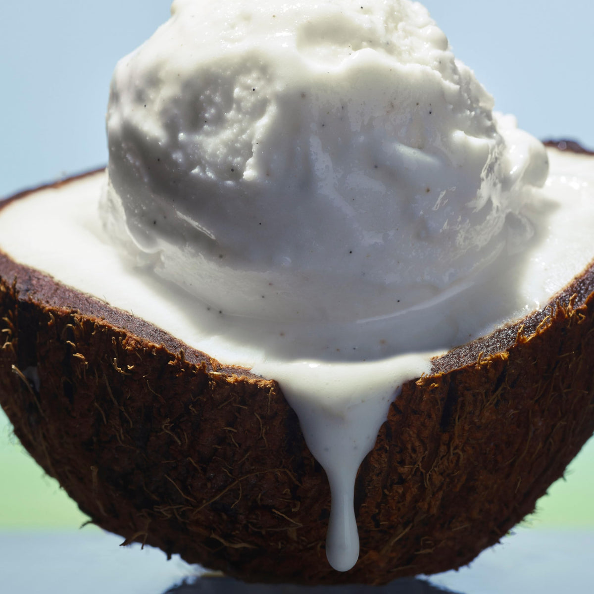 Le Monde Gourmand Lait de Coco Eau de Parfum with coconut and vanilla
