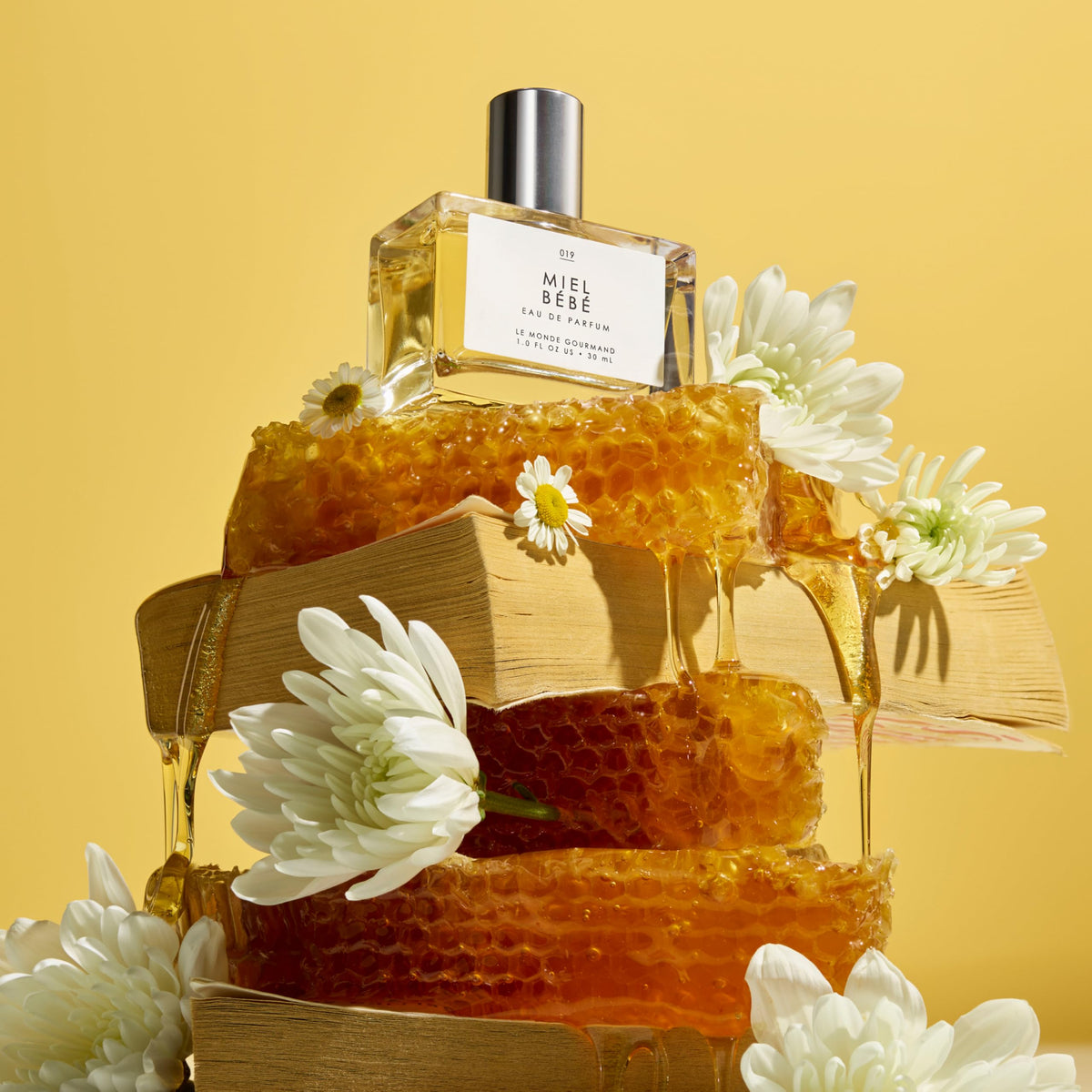Le Monde Gourmand Miel Bébé Eau de Parfum 30ml with floral decor