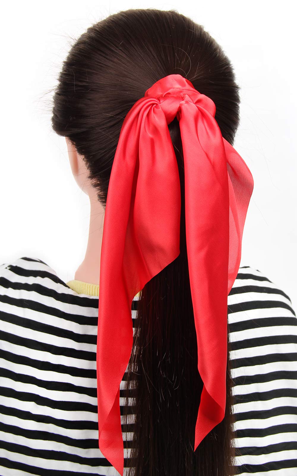 LFOUVRE hair ribbon styled as a bracelet