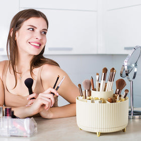 Lifestyle image of Diesisa Makeup Brush Organizer in use