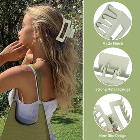 Lifestyle image of Sisiaipu Square Hair Clips being used while applying makeup