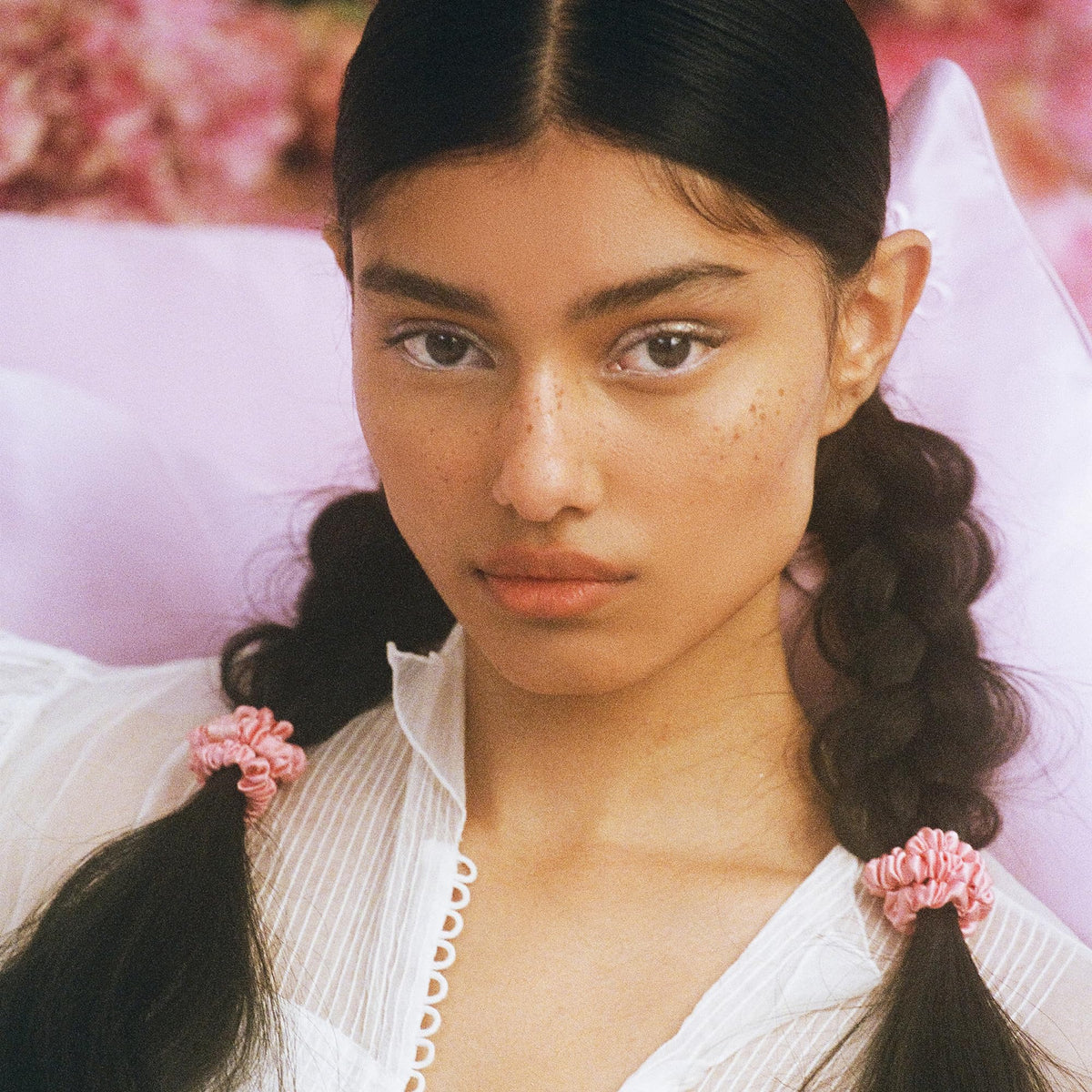 Lifestyle image of SLIP Silk Hair Tie in use