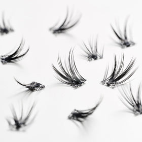 Lilly Lashes Self-Adhesive Wispy Flares Lash Clusters application process