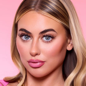 Lilly Lashes Self-Adhesive Wispy Flares Lash Clusters lifestyle scene