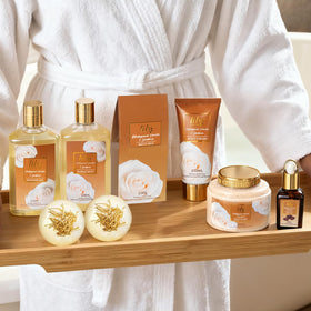LILY ROY Body Scrub texture in a jar