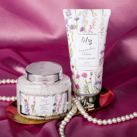 LILY ROY diffuser and bath puff from spa gift set