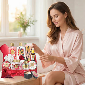 LILY ROY Soy Candle and Diffuser from the spa gift set