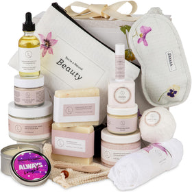 Lizush Luxury Spa Gift Set 15-Piece Lavender products arranged in gift box
