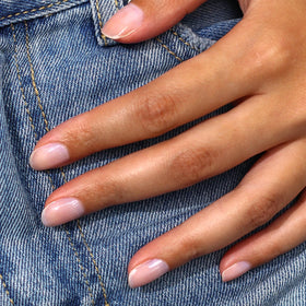 LONDONTOWN kur Nail Concealer with floral background