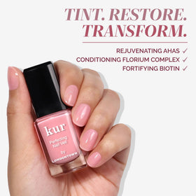 LONDONTOWN kur Perfecting Nail Veil Cherry Blossom Pink applied on nails