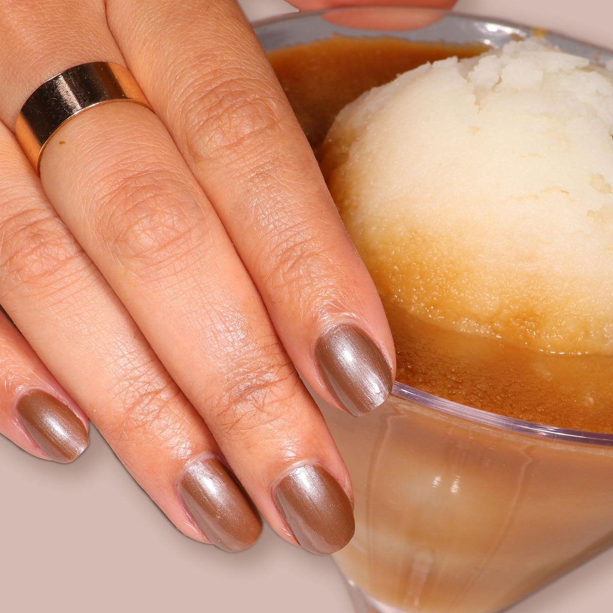 LONDONTOWN lakur Nail Polish Affogato swatch on nails