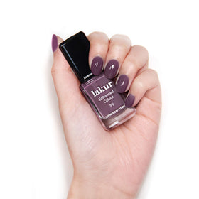 LONDONTOWN lakur Nail Polish application on nails