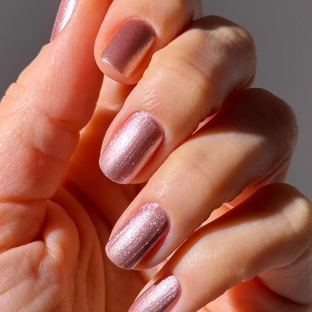 LONDONTOWN lakur Nail Polish bottle with pro-contour brush