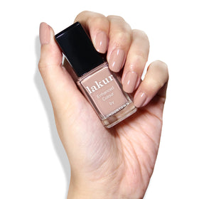 LONDONTOWN lakur Nail Polish Café Au Lait application brush close-up