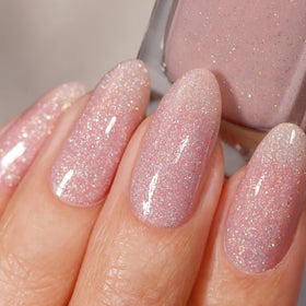 LONDONTOWN lakur Nail Polish Champagne in Bed application on nails