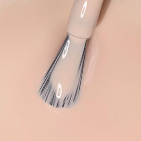 LONDONTOWN lakur Nail Polish Dusk brush close-up