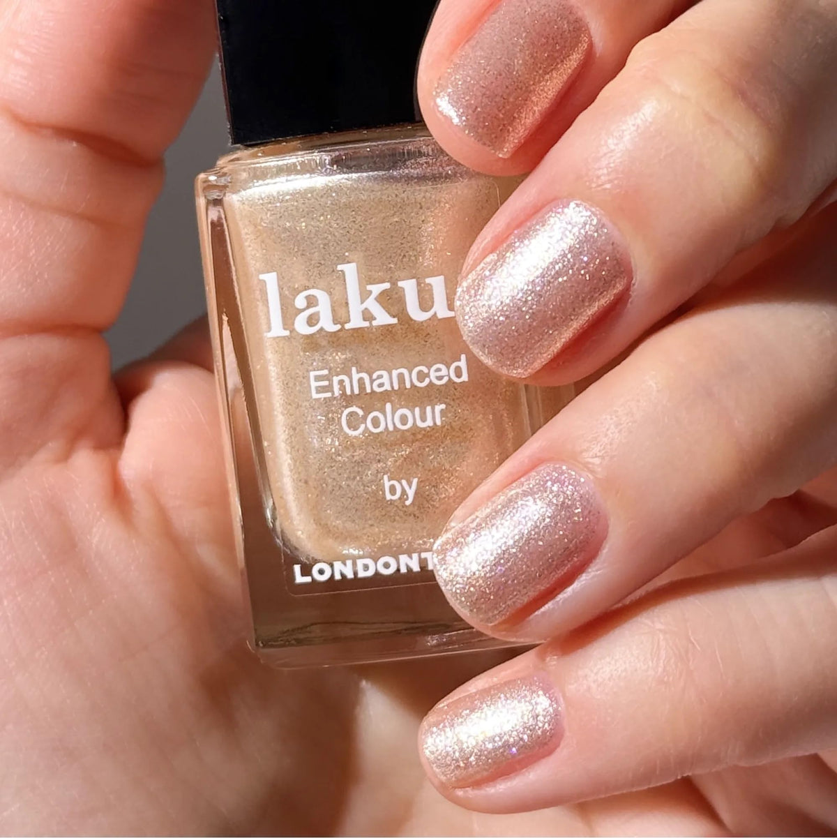 LONDONTOWN lakur Nail Polish Isla Bonita bottle close-up