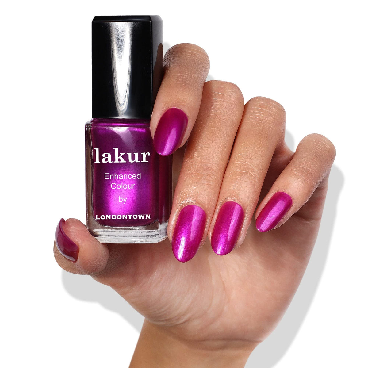 LONDONTOWN lakur Nail Polish Let's Dance! close-up of brush
