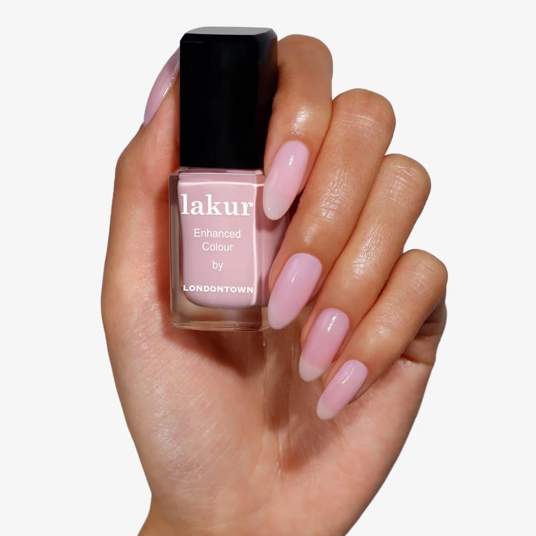 LONDONTOWN lakur Nail Polish Magnolia Haze applied on nails