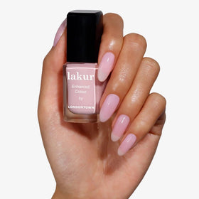 LONDONTOWN lakur Nail Polish Magnolia Haze applied on nails