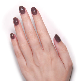 LONDONTOWN lakur Nail Polish Natural Charm brush close-up