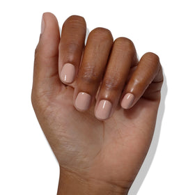 LONDONTOWN lakur Nail Polish Pampas Beige close-up of brush