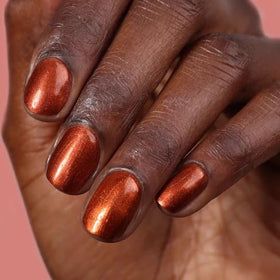 LONDONTOWN lakur Nail Polish Posh Forever application brush close-up