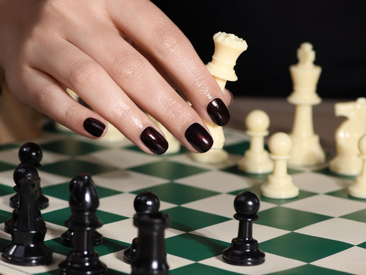 LONDONTOWN lakur Nail Polish Spilled Wine applied on nails