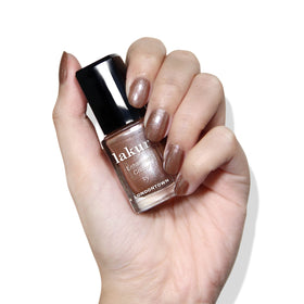 LONDONTOWN lakur Nail Polish Sugarcane application on nails