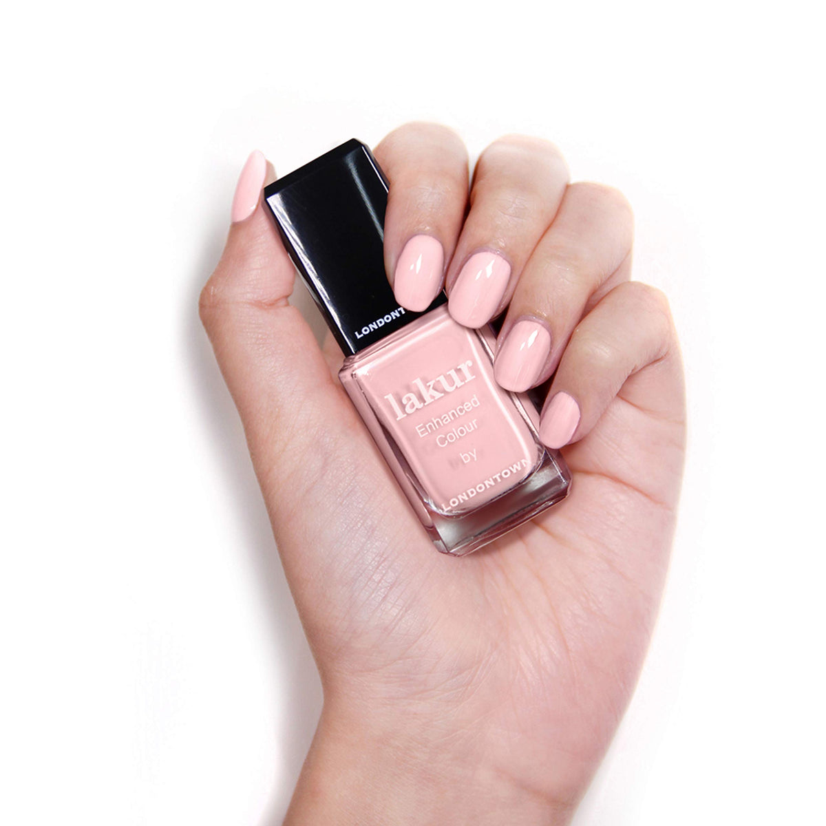 LONDONTOWN lakur Nail Polish Waterloo Sunset application on nails