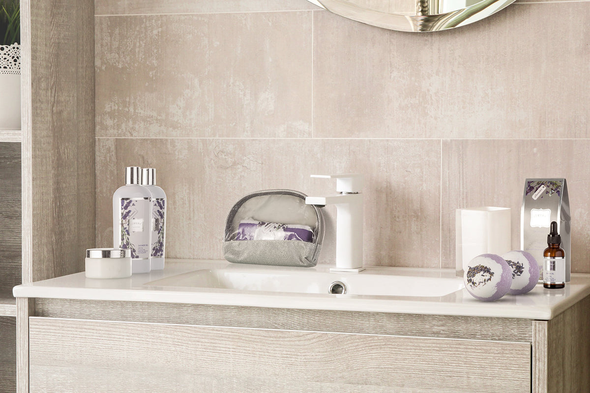 LOVERY Bath Gift Basket Set with Lavender and Jasmine scents
