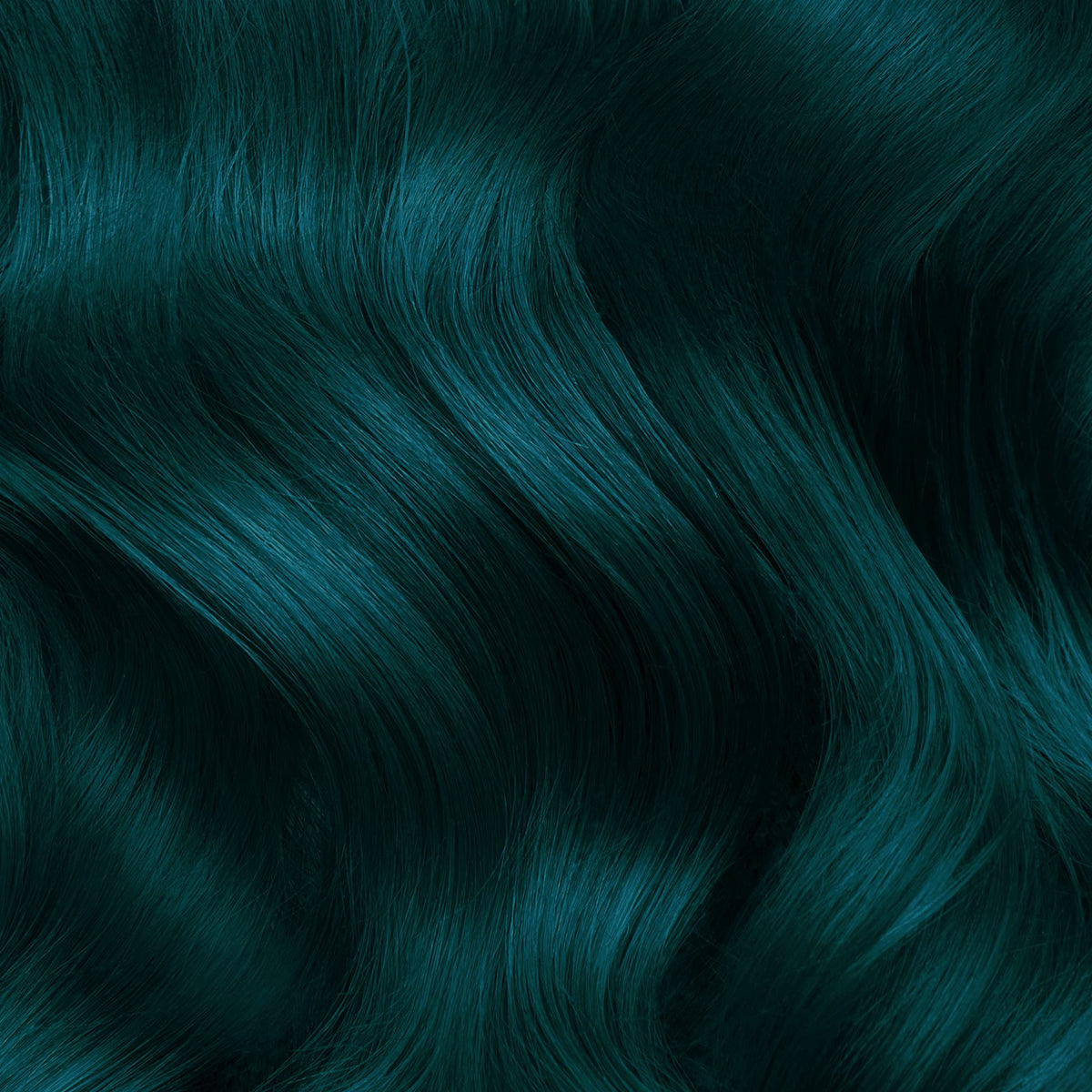 Lunar Tides Cerulean Sea hair dye application on hair