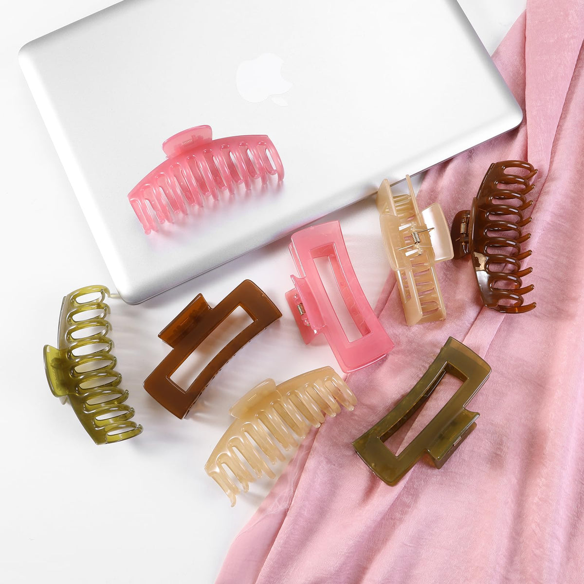 LuSeren hair clips in a lifestyle scene with fashionable outfit