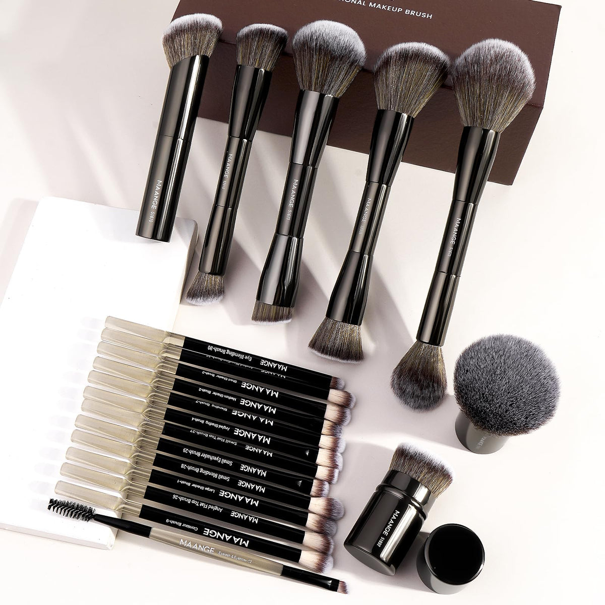 MAANGE brush set with stylish design and quality