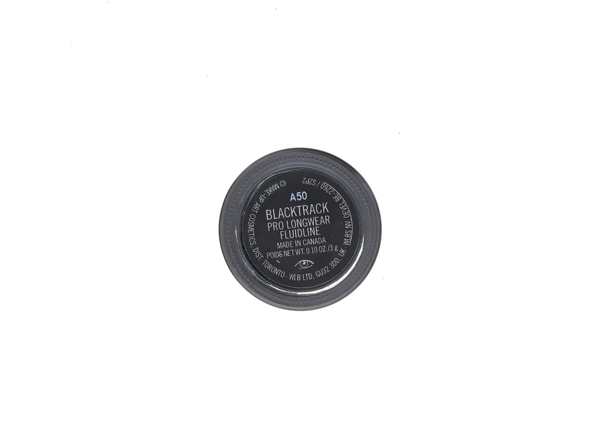 MAC Fluidline Eye Liner Gel Blacktrack brush application