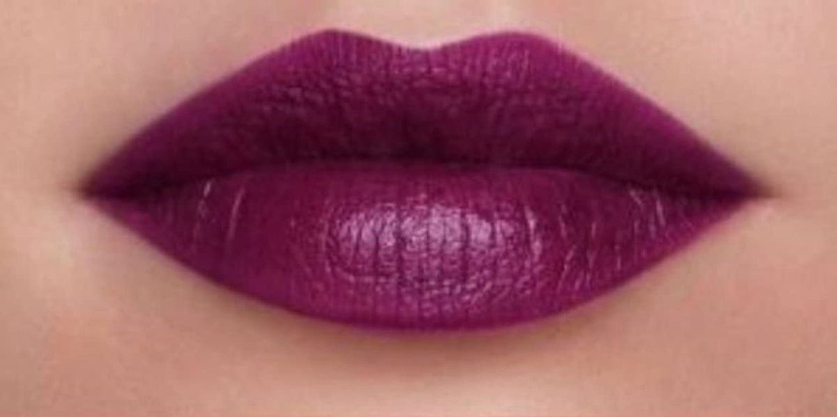 MAC Lip Pencil Nightingale close-up of tip