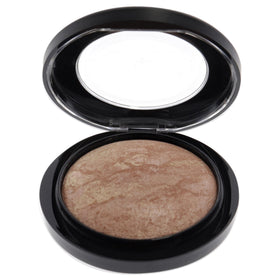 MAC Mineralize Skinfinish Powder Soft and Gentle close-up of powder texture